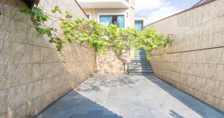 Elegante casa tipo para venda com 3 quartos, sendo 1 suíte, 110m²