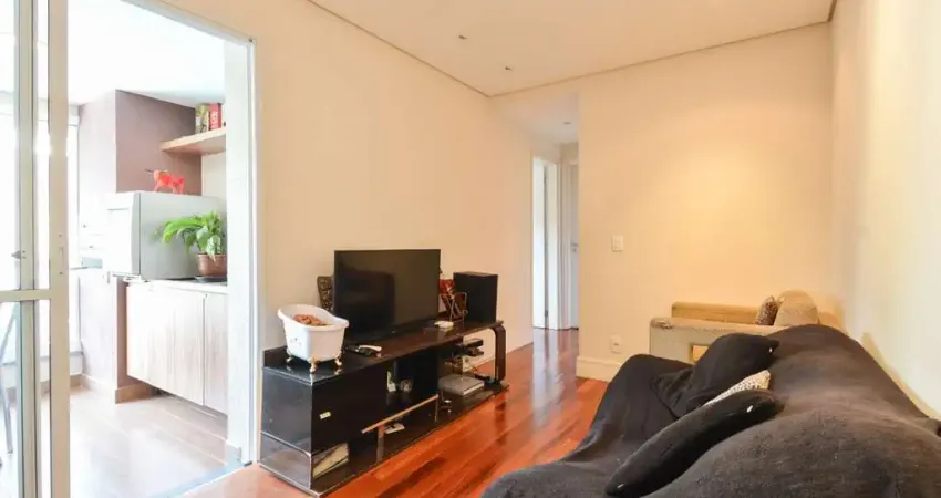 Confortável apartamento tipo para venda em Vila Gumercindo com 2 quartos, sendo 1 suíte, 57m²