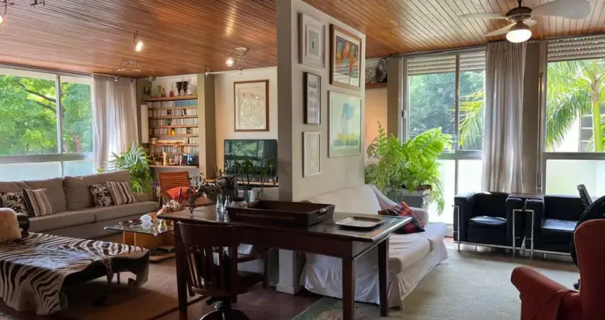 Funcional apartamento tipo para venda com 3 quartos, sendo 1 suíte, 250m²