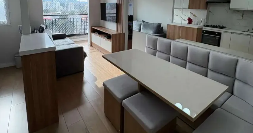 Versátil apartamento tipo para venda em Vila Galvão com 2 quartos, 42m²