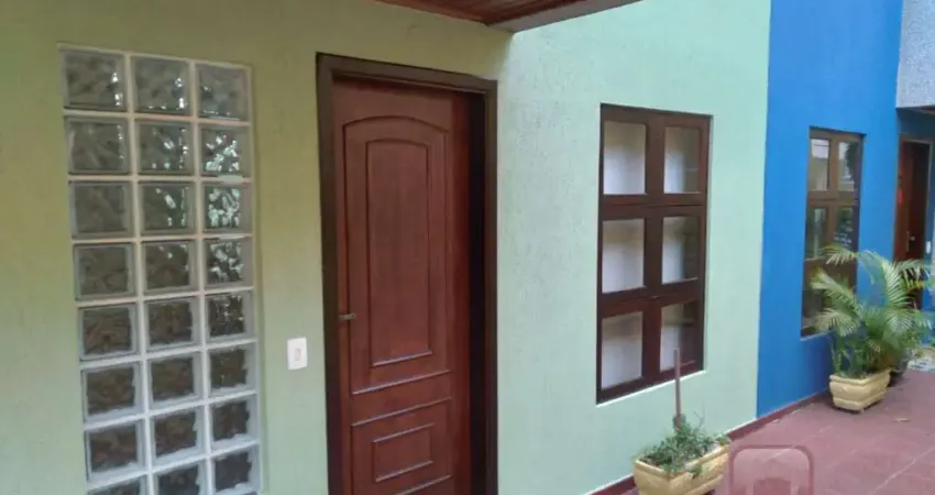 Casa de Condomínio à Venda em Alto da Boa vista