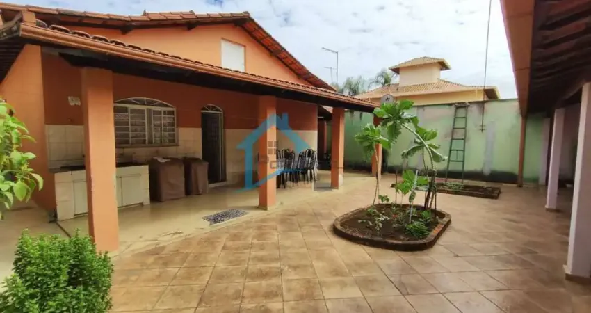 Casa para Venda em Contagem, Camilo Alves, 3 dormitórios, 1 suíte, 3 banheiros, 5 vagas