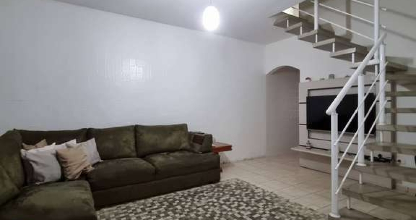 Sobrado à Venda no Bairro Alves Dias, SBC: 3 Dormitórios e 2 Vagas