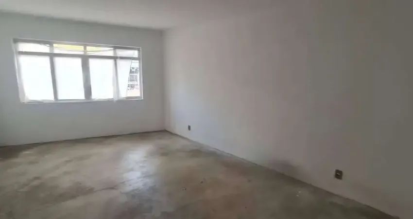 Sobrado à Venda e Vago com 166m², 3 Quartos, 2 Vagas, Excele