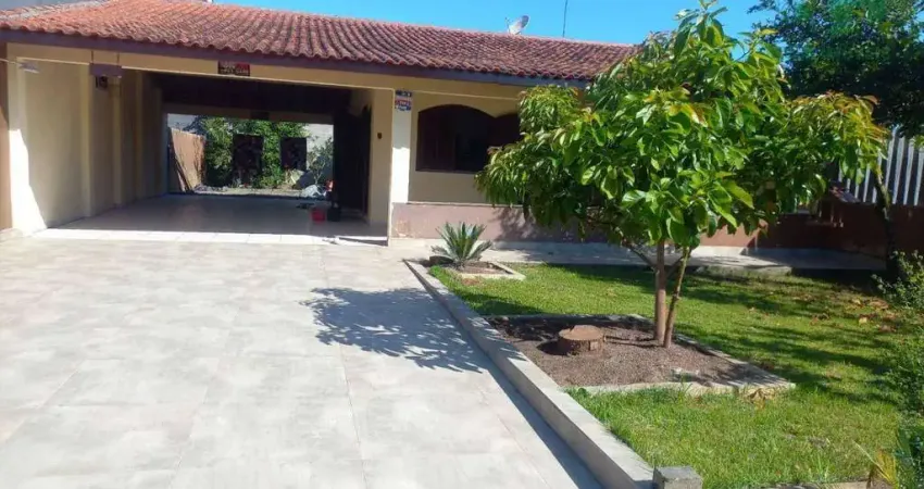 Casa com 3 quartos para alugar na Praça de Embarque, 1330, Shangri-lá, Pontal do Paraná