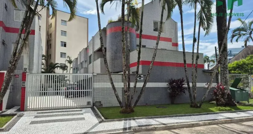 Apartamento triplex quadra mar para locação de temporada em Caiobá.