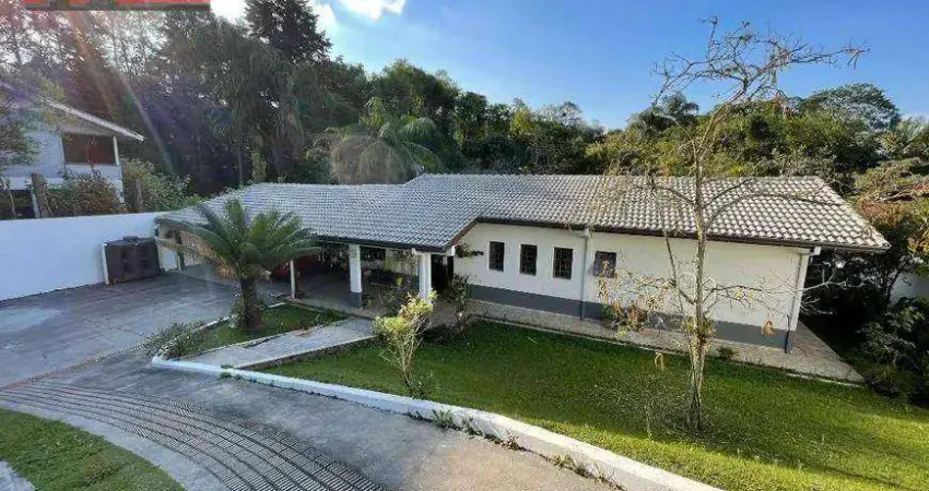 Casa Térrea Condomínio Granja Viana II, 227m², 3 quartos, 10 vagas