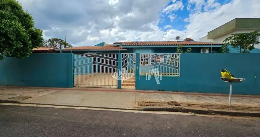 Casa com 3 quartos à venda, 160 m² por R$ 730.000 - Aritana - Zona Leste de Londrina/PR