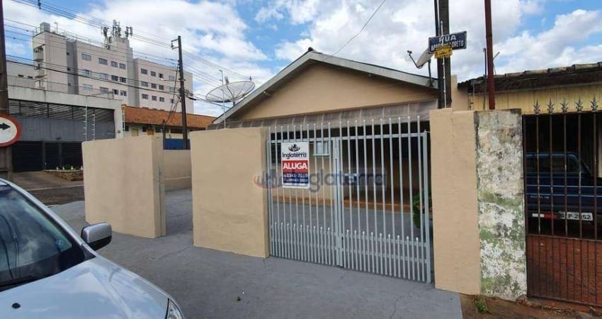 Casa com 3 quartos para alugar, 360 m² por R$ 3.000/mês - Jardim Petrópolis - Londrina/PR