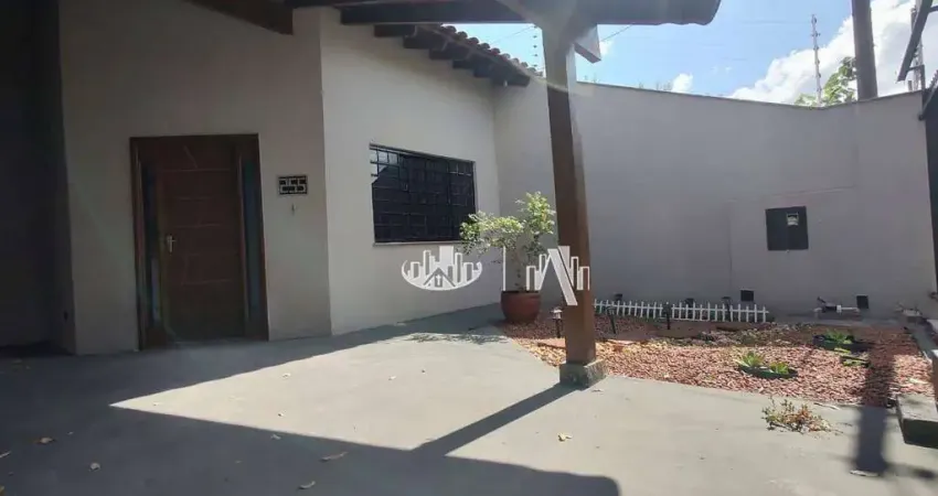 Casa com 3 quartos para alugar na Rua Antero de Quental, 255, Conjunto Residencial Vivendas do Arvoredo, Londrina