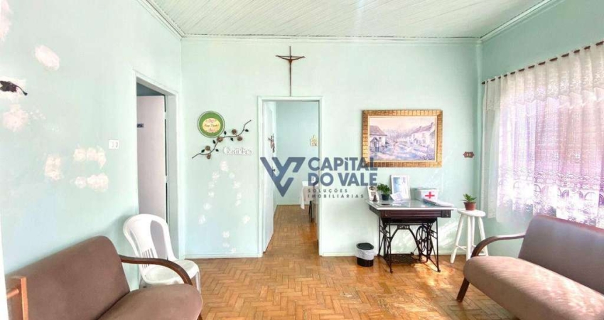 Casa com 3 dormitórios à venda, 204 m² por R$ 588.000 - Santana - São José dos Campos/SP