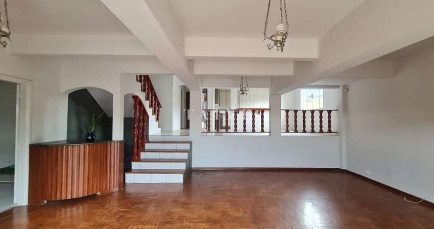Sobrado para venda ou locação, 390m² no total, 193m² construção,no Jd Quebec, 3 quartos sendo 1 sui