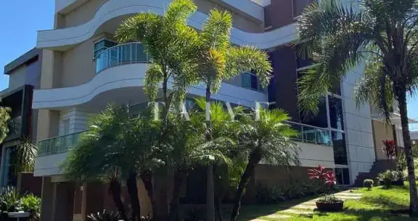 Triplex de luxo 500m² úteis/4 suítes no Cond. Alphaville II, churrasqueira /piscina, ar condicionad