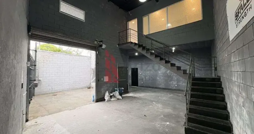 Barracão / Galpão / Depósito com 1 sala para alugar na Rua Francelino Rodrigues, Vila São Sebastião, Mogi das Cruzes