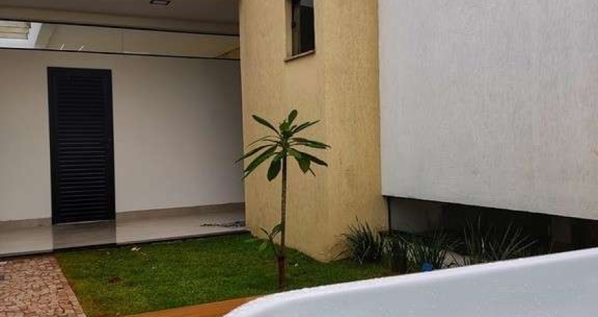 Casa em condomínio fechado com 3 quartos à venda no Grand Ville, Uberlândia 