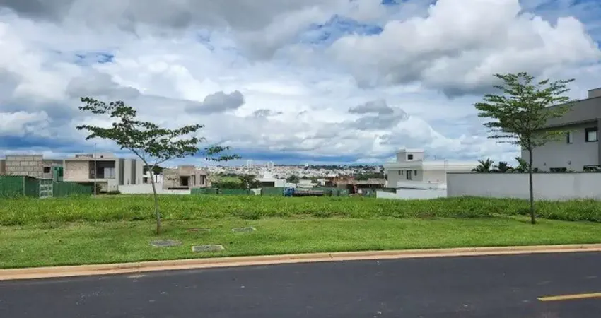Terreno em condomínio fechado à venda no Granja Marileusa, Uberlândia 