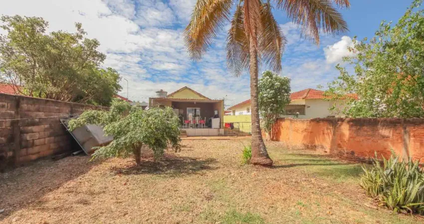 Casa com 3 quartos à venda na Rua José Antônio Fernandes Sobrinho, 77, Aparecida, Jaboticabal