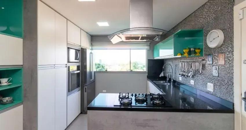 Casa para venda em Parque São Domingos com 3 quartos, sendo 2 suítes , 231m²