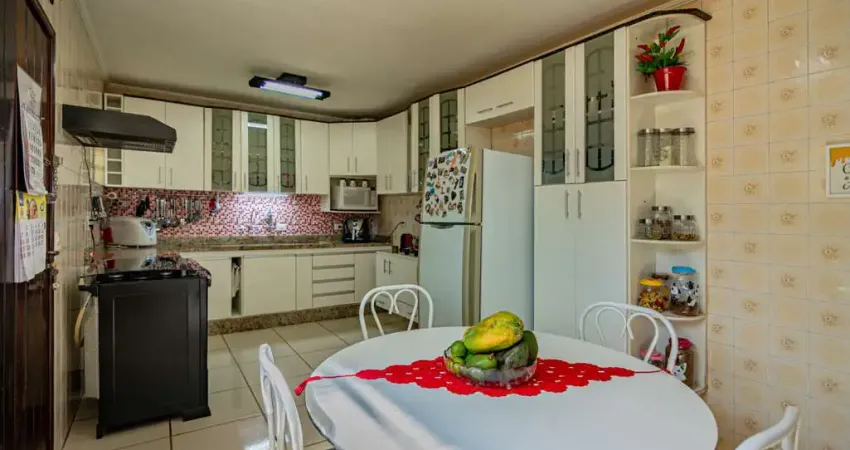 Sobrado para venda em Parque São Domingos com 3 quartos , 148m²