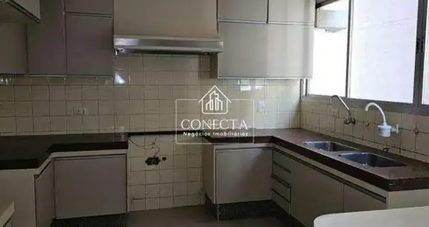 Apartamento no bairro fundinho, muito bem localizado, com 215 m² de área privativa, apenas um apto por andar, 3 quartos sendo 01 suíte