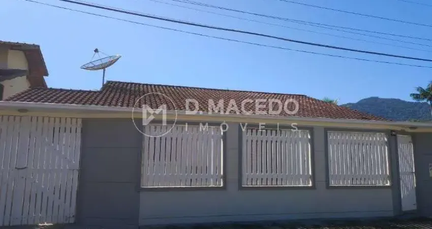 Casa para venda em Praia Da Lagoinha de 315.00m² com 2 Quartos e 4 Garagens