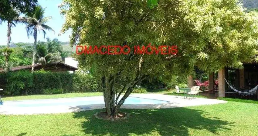 Casa para venda em Praia Dura de 2021.00m² com 4 Quartos, 4 Suites e 5 Garagens