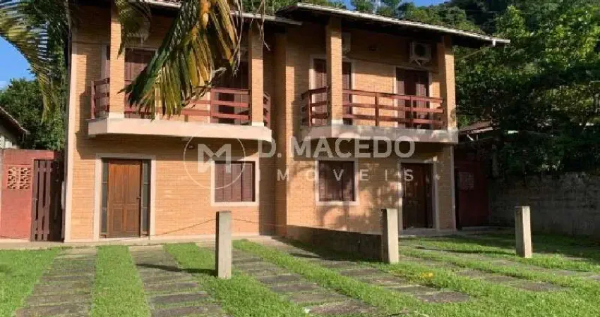 Casa para venda em Praia Da Lagoinha de 450.00m² com 4 Quartos e 4 Garagens