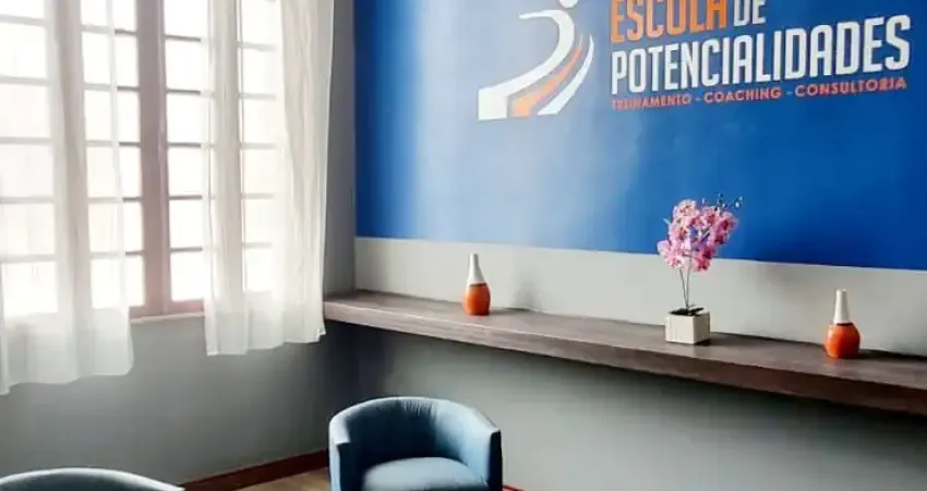 Casa comercial com 4 salas para alugar na Rua Arciprestes Manoel Teodoro, Batista Campos, Belém