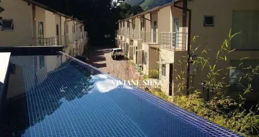 Casa com 2 dormitórios à venda, 135 m² por R$ 690.000 - Fazenda Inglesa - Petrópolis/RJ