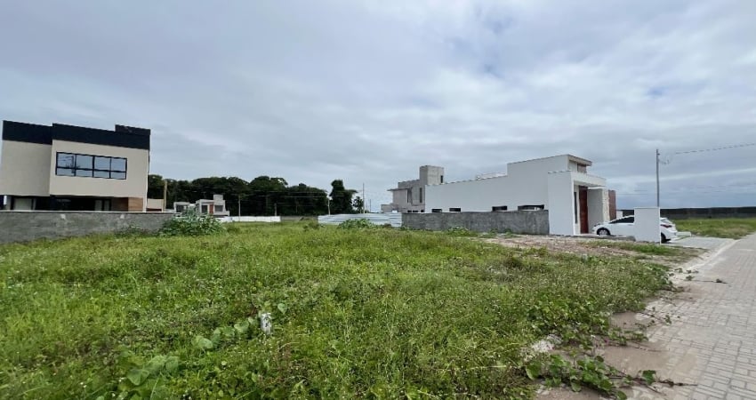 OPORTUNIDADE!!! Lote em condominio no bairro Muçumagro