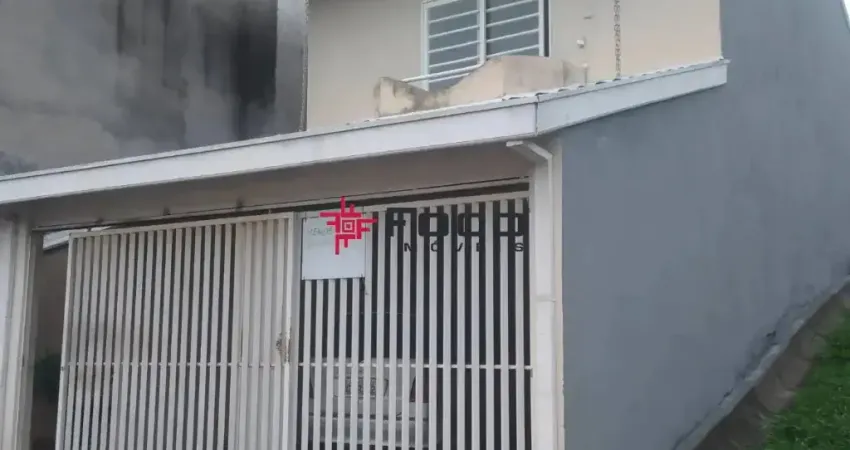 Casa / Monte Castelo / 03 Dormitórios / 02 Vagas / 90m²AC / 140m²TE - São José dos Campos - SP