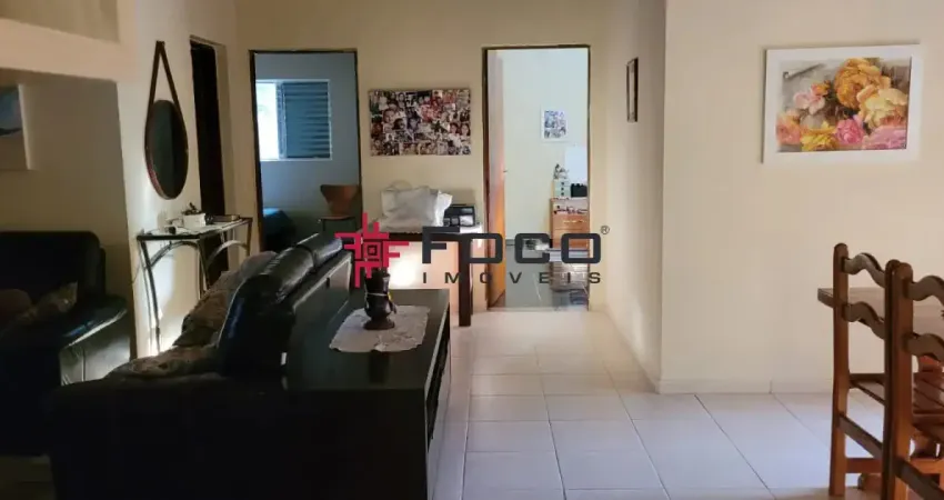 Chacara em condomínio fechado / 03 dormitórios sendo 01 suíte / campo de futebola / área gourmet / 1.400m² de terreno / 160m²  de construção / guararema