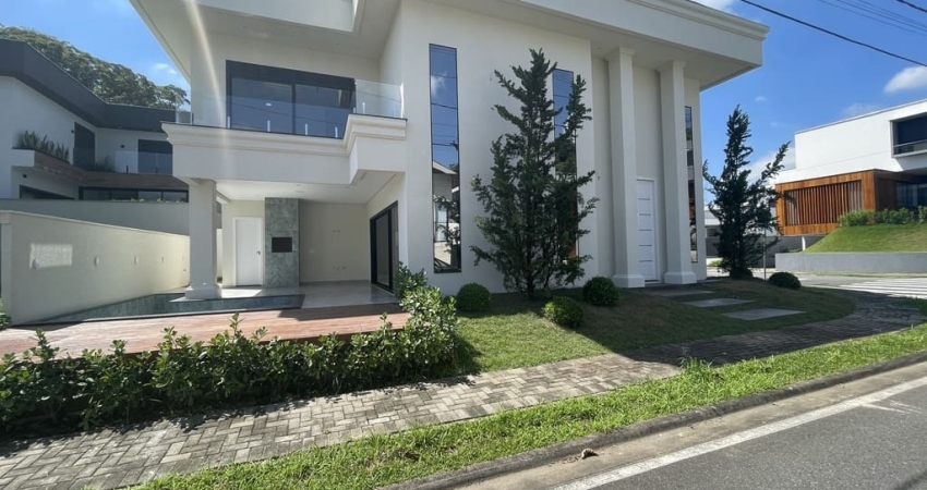 Casa no condomínio fechado Quinte Essence com 3 suites, 234m² de área construída - Vila Nova - Joinville