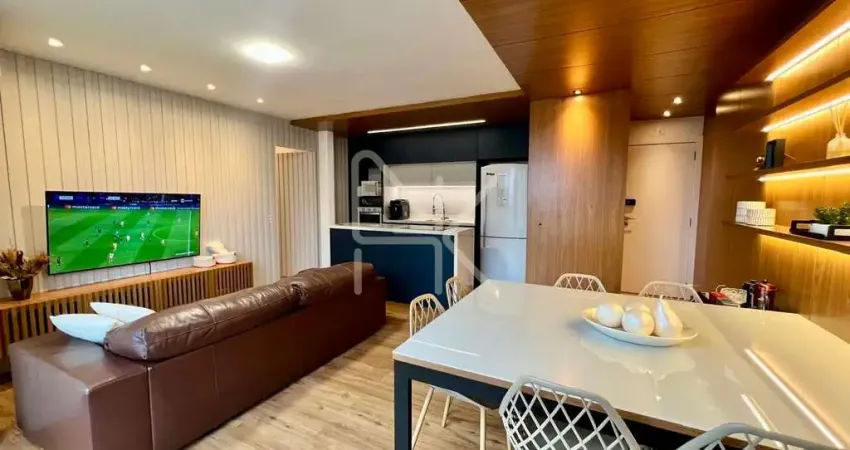 COSMOPOLITAN - Apartamento no Centro, com 3 quartos sendo 1 suite, 1 vaga, 85m2 privativos
