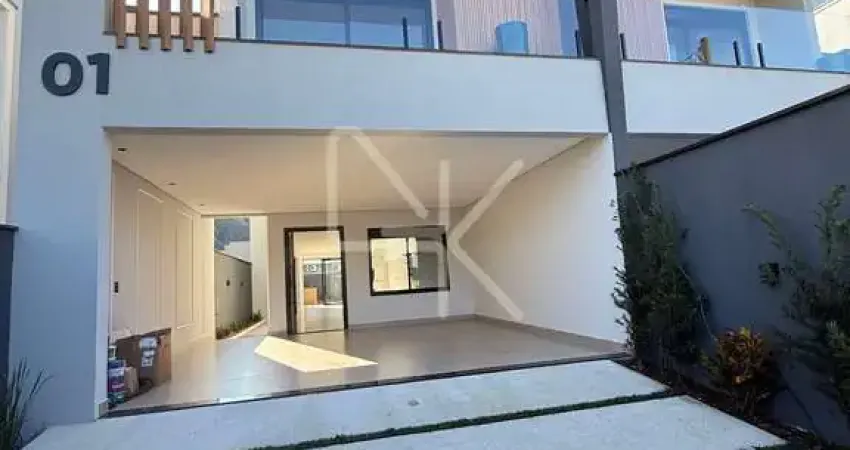 Sobrado Geminado com 3 Suítes, Jacuzzi Externa e 172m² – Jardim Sofia, Joinville