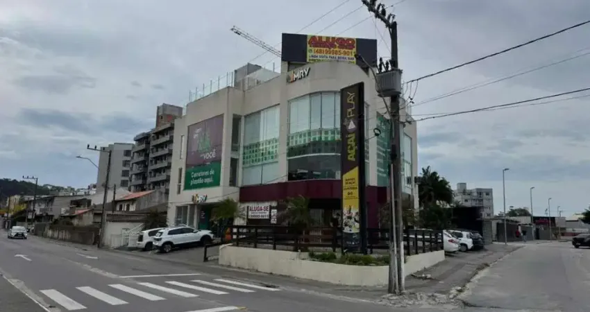 Casa comercial para alugar na Rua José da Costa Vaz, 20, Praia Comprida, São José