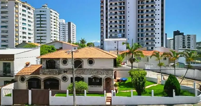 Casa com 5 quartos à venda na Rua Saldanha da Gama, 688, Barreiros, São José