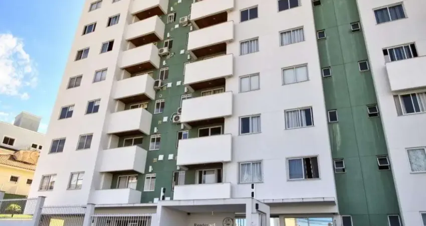 Apartamento à Venda, em Condomínio Fechado, no Pagani, Palhoça, SC, com 2 quartos (sendo uma suíte), 1 Banheiro, 1 vaga de garagem com cobertura