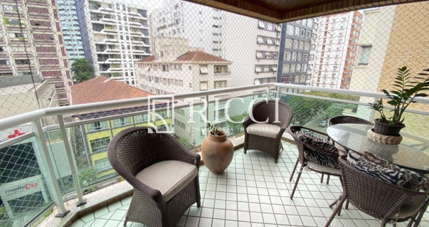 Apartamento de luxo no Gonzaga: 4 quartos, 4 suítes, 3 salas, 6 banheiros, 3 vagas de garagem e 204m² de área. Imperdível em Santos-SP!