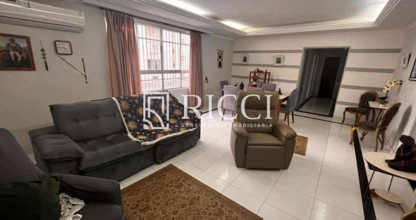 Apartamento na Ponta da Praia, espaçoso com 3 dormitórios sendo 1 suíte