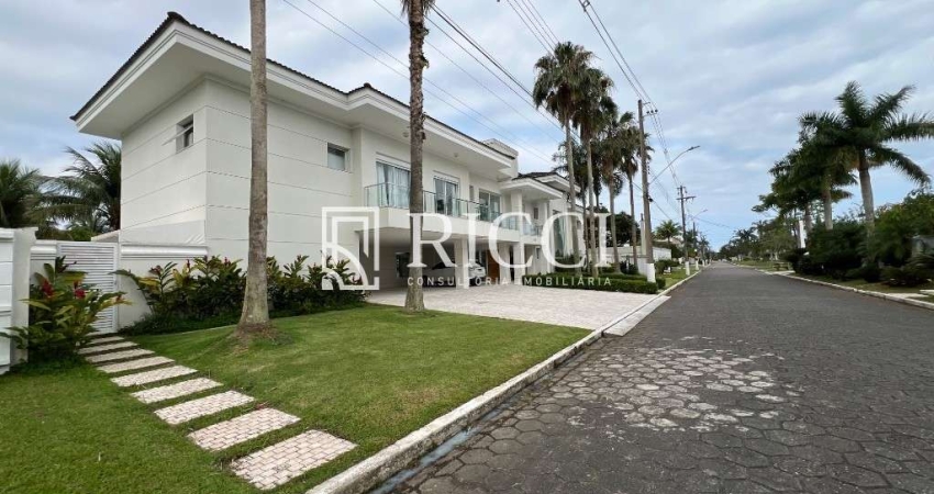 Imponente Mansão de Luxo à Venda em Condomínio Exclusivo de Guarujá-SP, com 8 Quartos e 1.480m² de Área