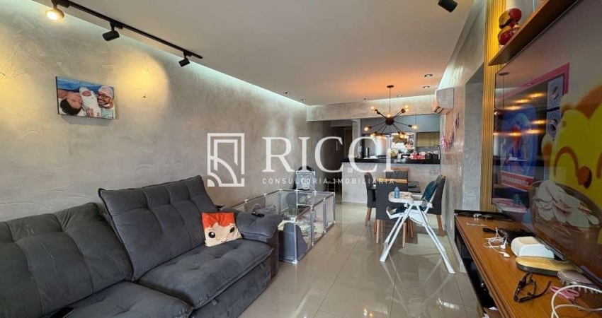 Apartamento à venda na Vila Valença, São Vicente-SP: 2 quartos, 1 suíte, 1 sala, 2 banheiros, 3 vagas de garagem.
