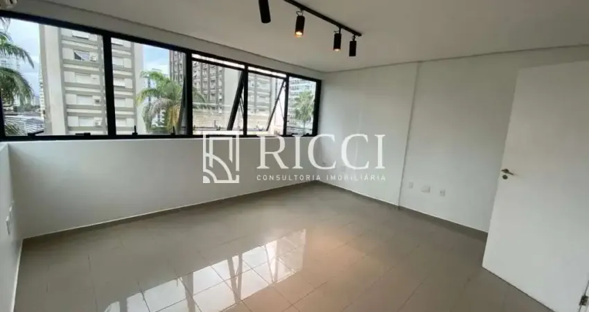 Sala comercial à venda no Gonzaga, Santos-SP - 2 salas, 2 banheiros, 1 vaga - 68m² de área.
