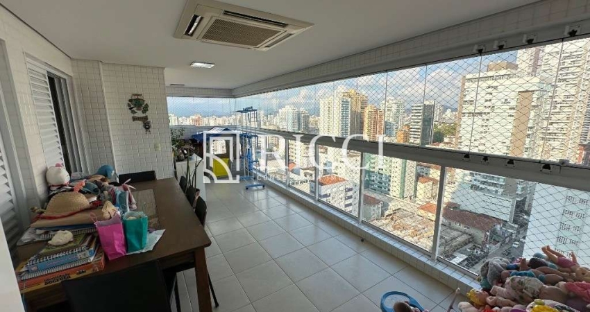 apartamento na quadra da praia com varanda com churrasqueira e lazer completo