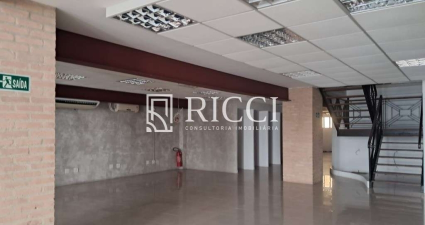 Prédio Comercial à Venda em Santos. 300m² cada andar.