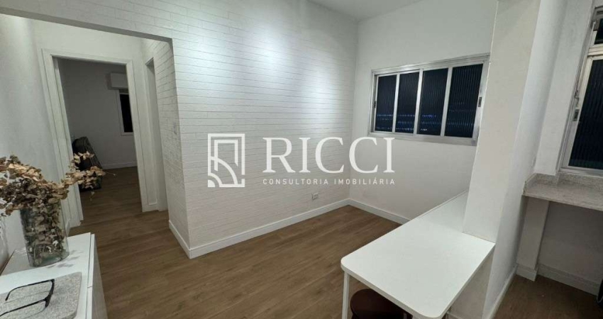 Apartamento à Venda em Santos-SP, no Embaré: 1 quarto, 1 sala, 1 vaga de garagem, 45m² de área!