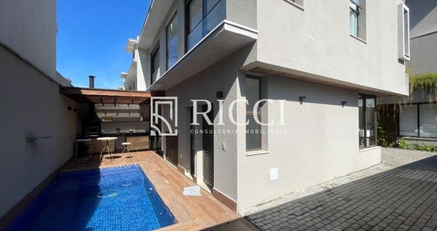 Imperdível! Casa à Venda em São Sebastião-SP, Juquehy. 4 quartos, 4 suítes, 2 salas, 5 banheiros, 2 vagas, 227,70 m².