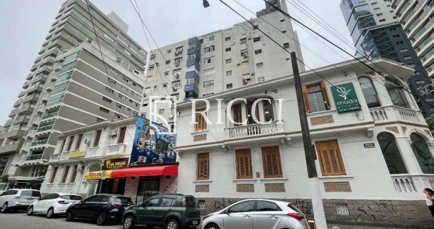 Imperdível oportunidade de investimento: Ponto Comercial à venda na Pompéia, Santos-SP, com 8 salas, 5 banheiros e 340m²!