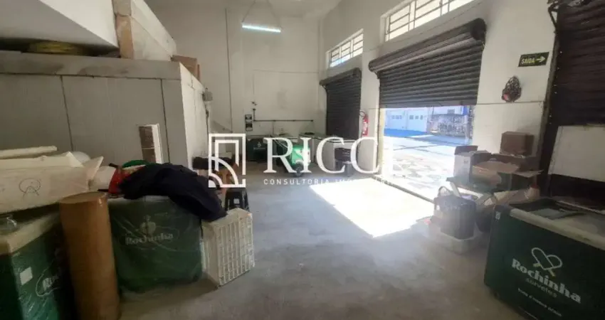 Loja comercial à venda ampla, 2 banheiros, 2 vagas de garagem e 150,00 m2