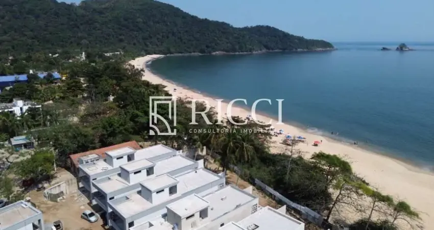 Casa de praia pé na areia em condomínio fechado no toque-toque pequeno, são sebastião-sp. 5 quartos, 5 suítes, 3 salas, 5 banheiros, 281m².